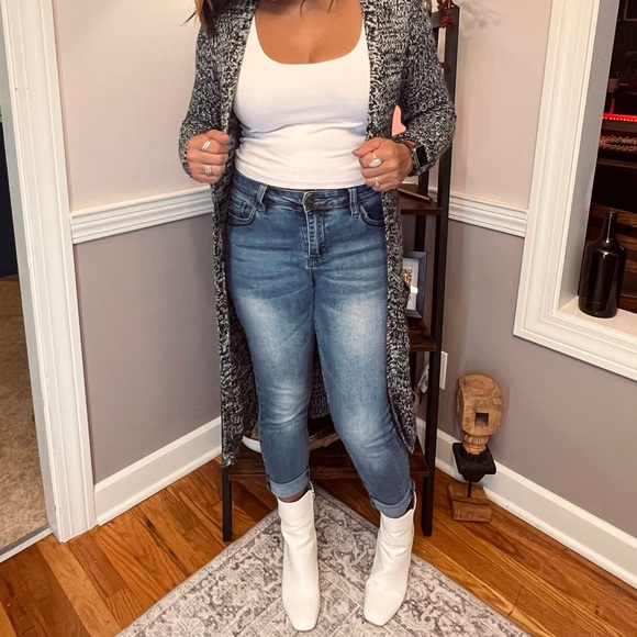 LOVE By Chesley  Long Grey Knitted Duster Sweater size: SMALL - Picture 9 of 9